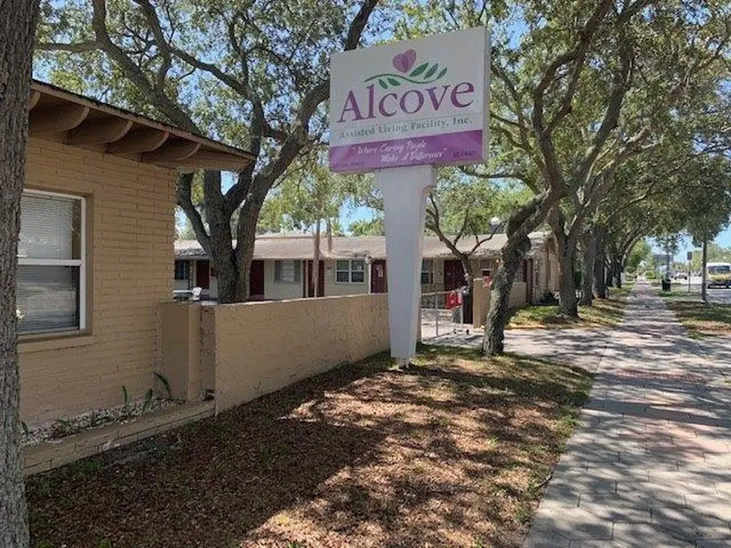 2801 4th Street N St Petersburg FL 33704