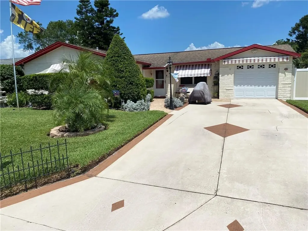 8646 Sabal Way Port Richey FL 34668