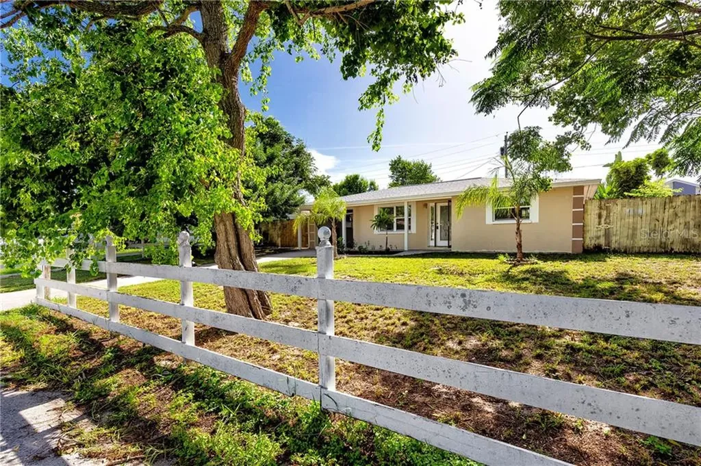 10927 Hillcrest Avenue Port Richey FL 34668