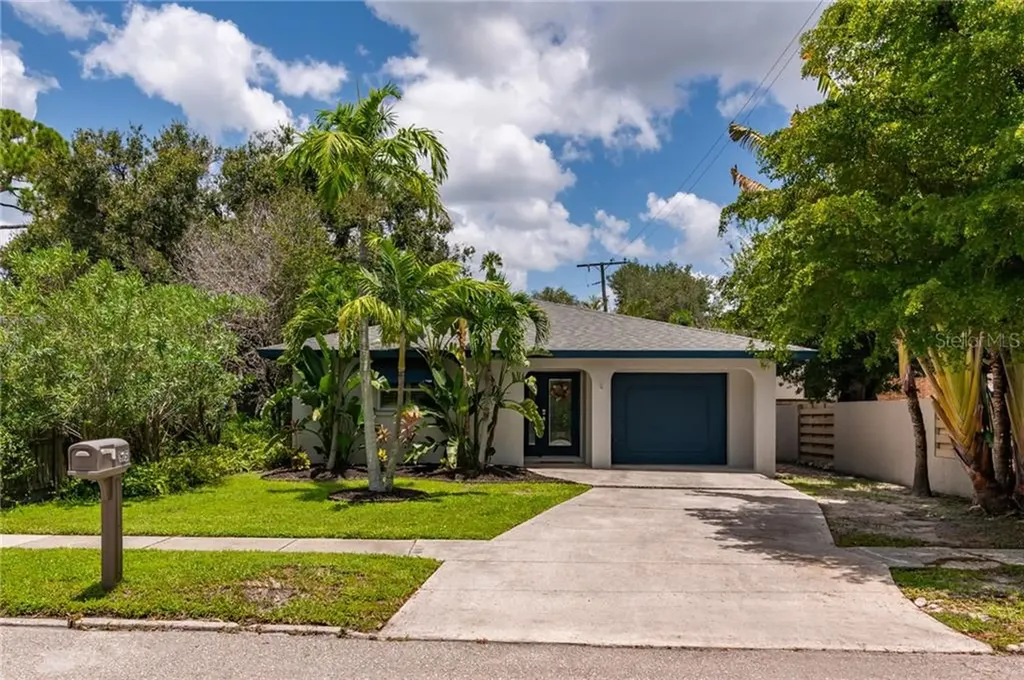 1975 Wisteria Street Sarasota FL 34239