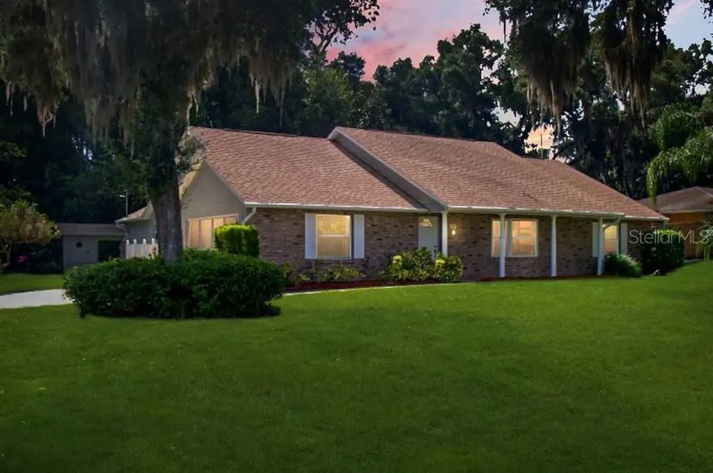2881 Regent Drive Deltona FL 32738