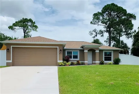 3422 Moravia Avenue North Port FL 34286
