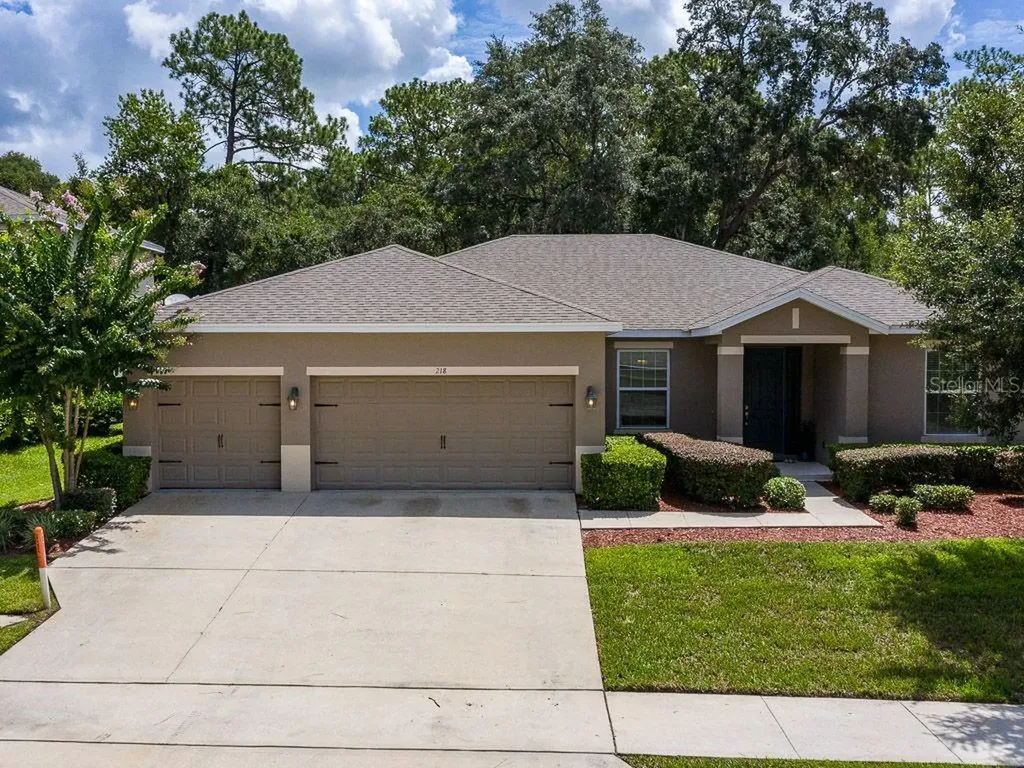 218 Wellington Woods Avenue Deland FL 32724
