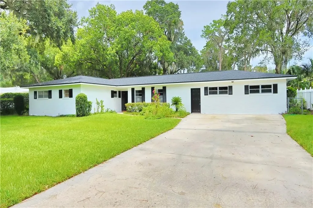 1604 S Woodside Drive Plant City FL 33563