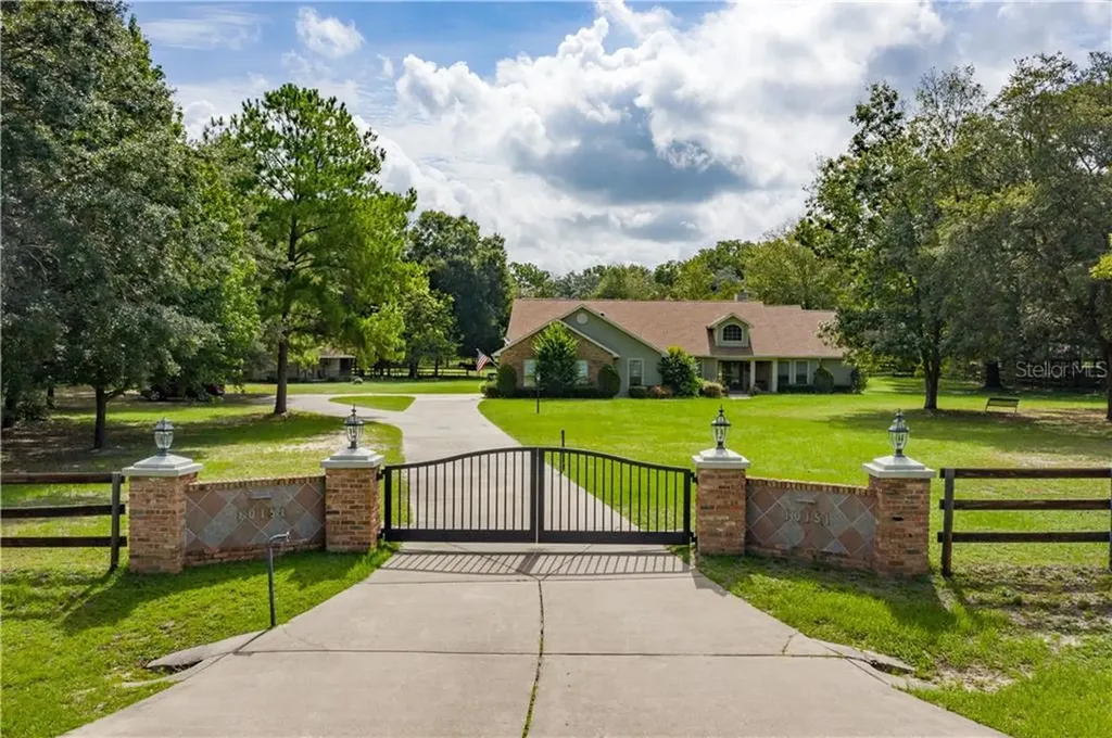 10151 SW 71st Court Ocala FL 34476