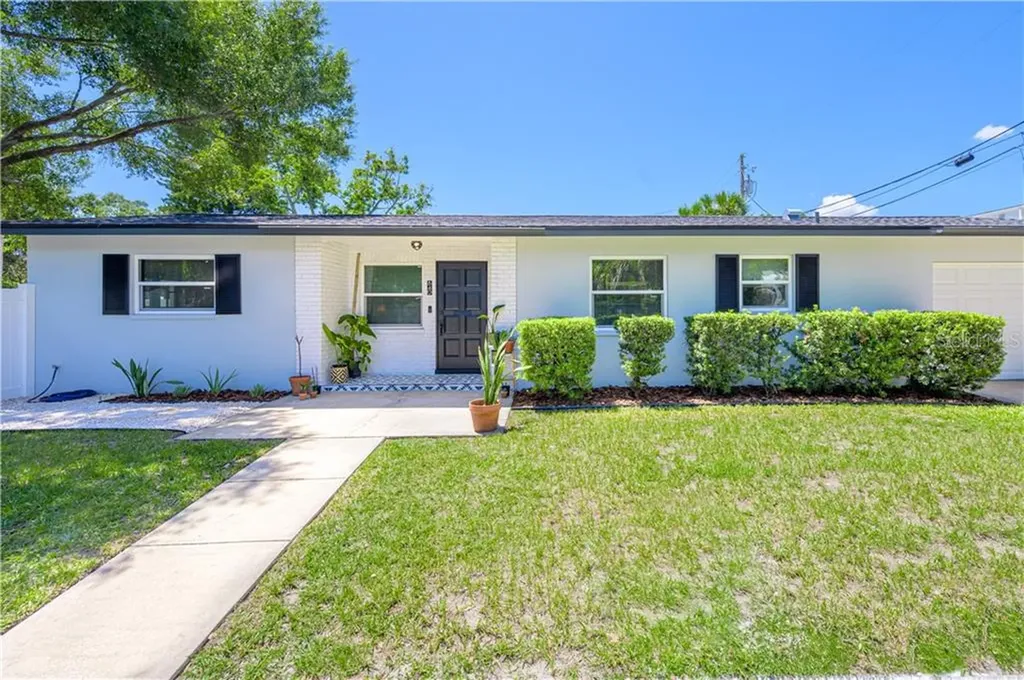 840 31st Avenue N St Petersburg FL 33704