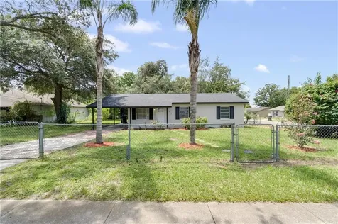 252 W 17th Street Apopka FL 32703