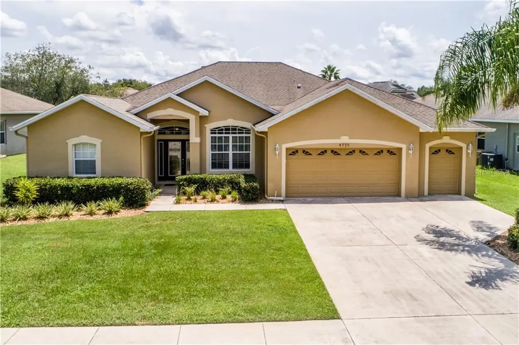 9725 Spring Lake Drive Clermont FL 34711