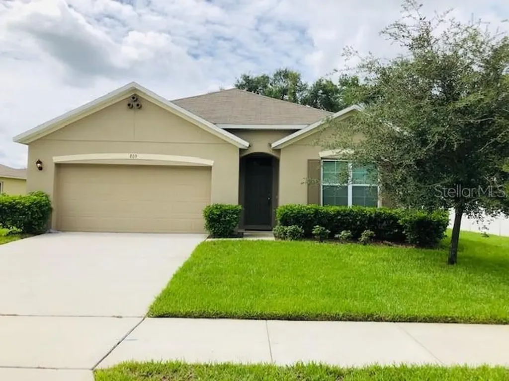 805 Oak Hollow Loop Deland FL 32724