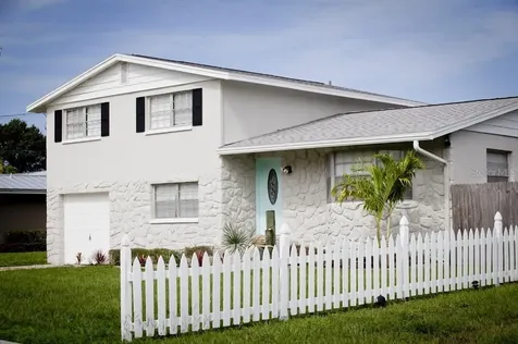 5906 Tampa Shores Boulevard Tampa FL 33615