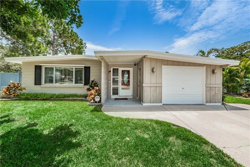 13706 Antigua Drive Seminole FL 33776