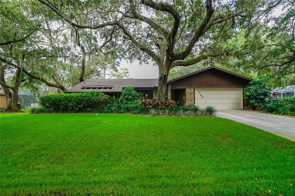 1040 Sherwood Forest Drive Sarasota FL 34232