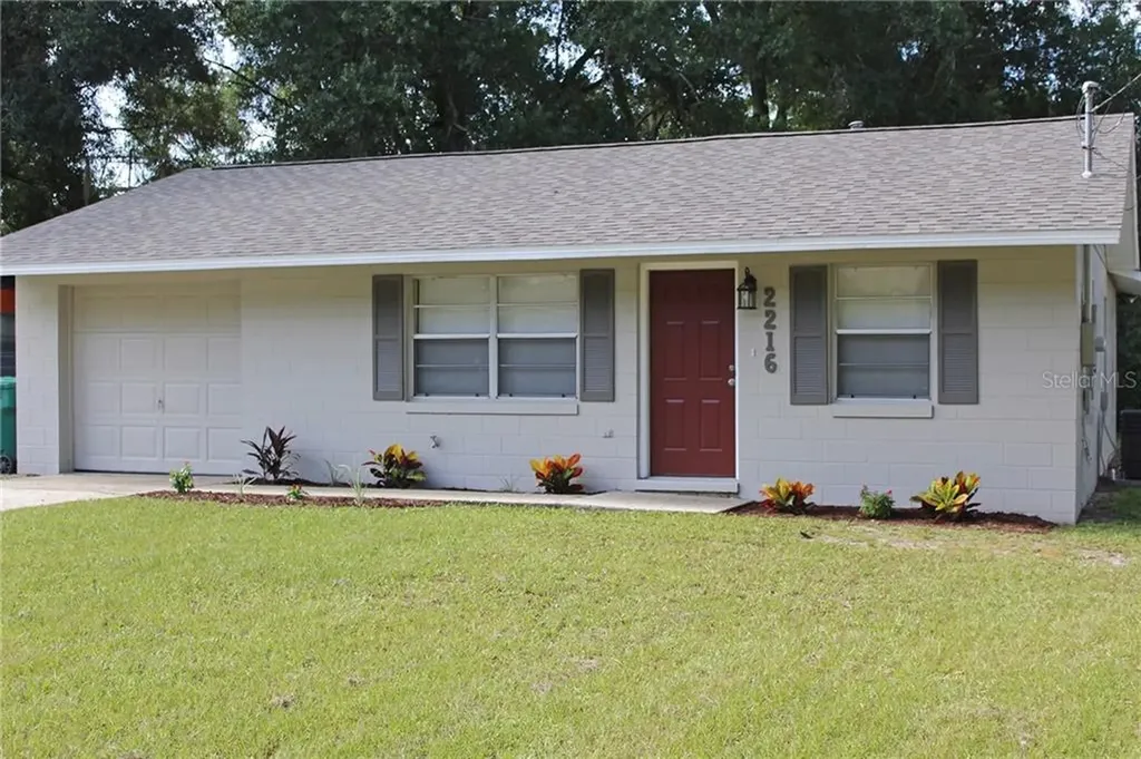 2216 Hollywood Avenue Eustis FL 32726