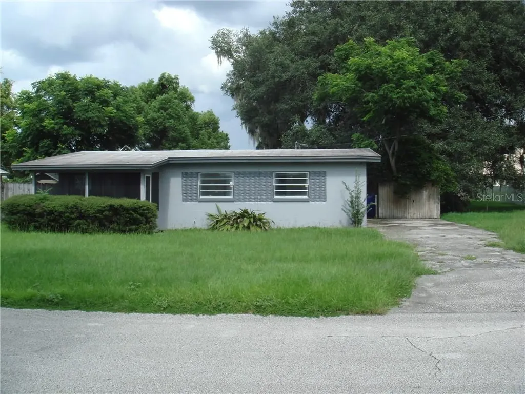 212 S Cumberland Avenue Ocoee FL 34761