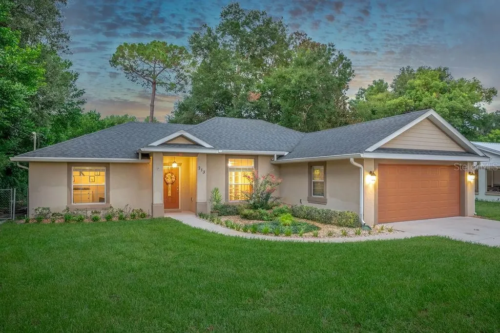 213 Lago Vista Street Debary FL 32713