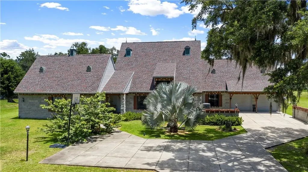 2001 S Stewart Street Kissimmee FL 34746