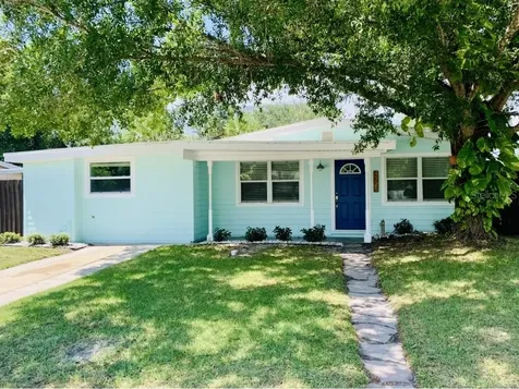 4725 W Wallace Avenue Tampa FL 33611