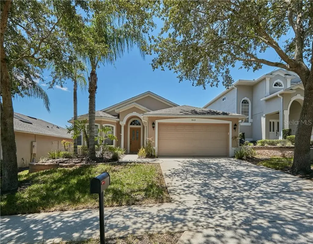 943 Henley Circle Davenport FL 33896