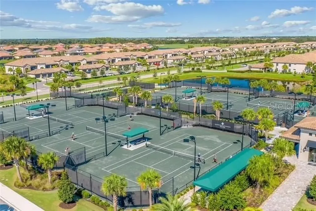 5528 Arnie Loop Lakewood Ranch FL 34211