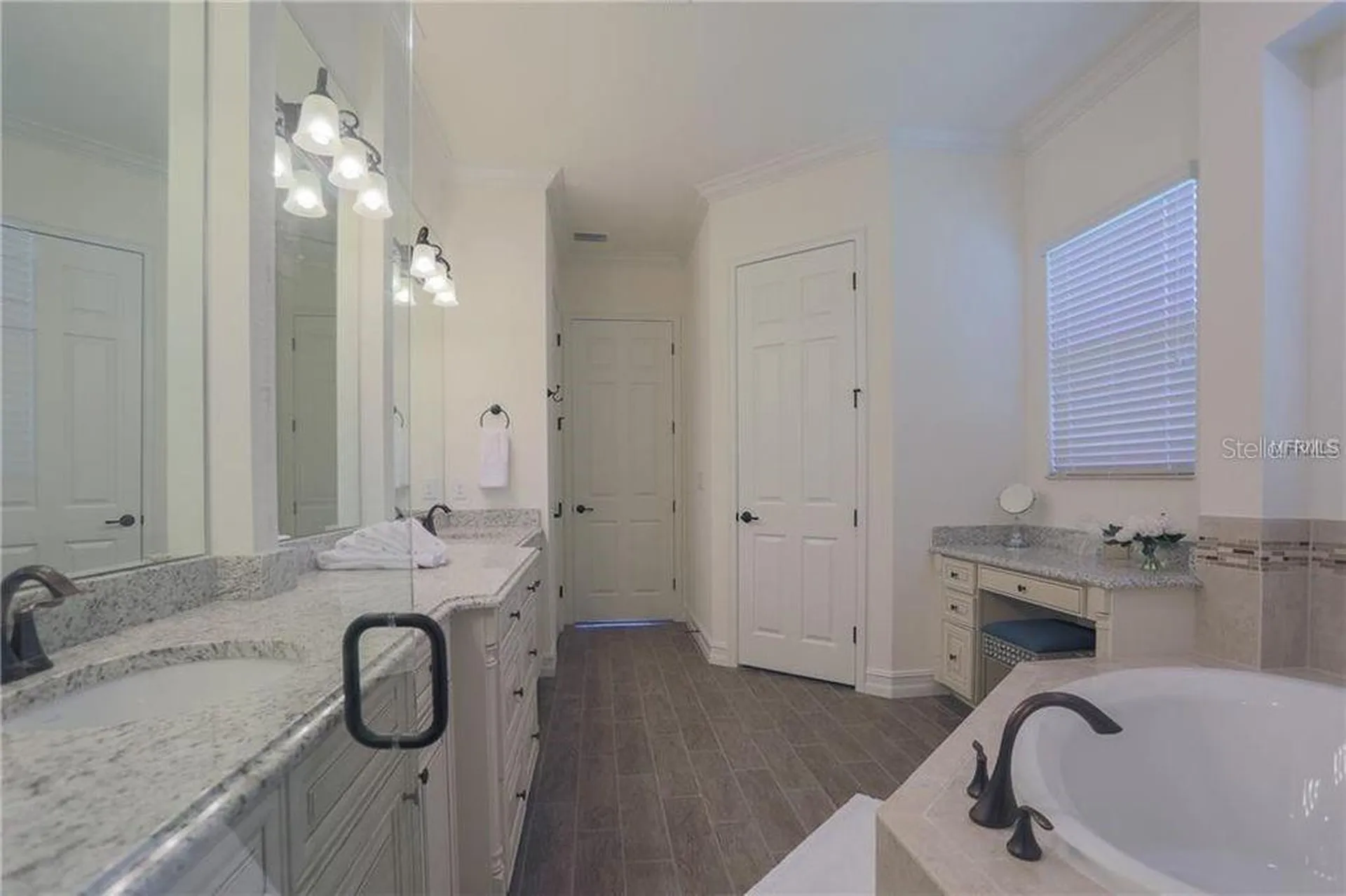 5528 Arnie Loop Lakewood Ranch FL 34211