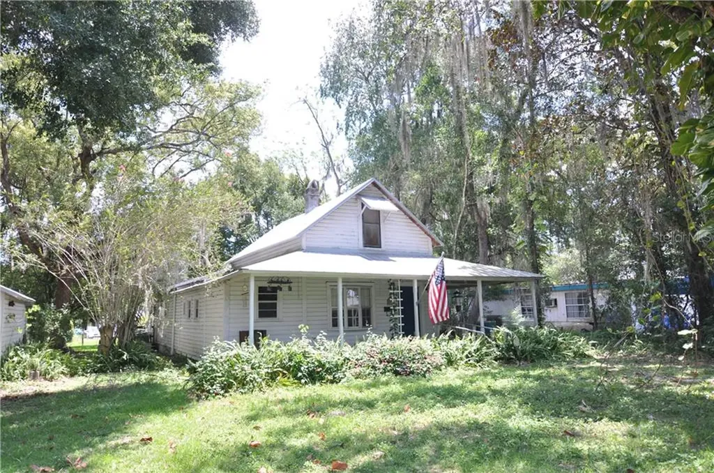 5446 11th Street Zephyrhills FL 33542