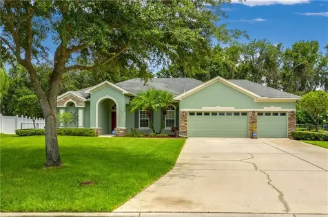 1903 Sir Lancelot Circle Saint Cloud FL 34772