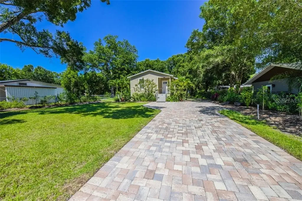906 17th Avenue W Palmetto FL 34221