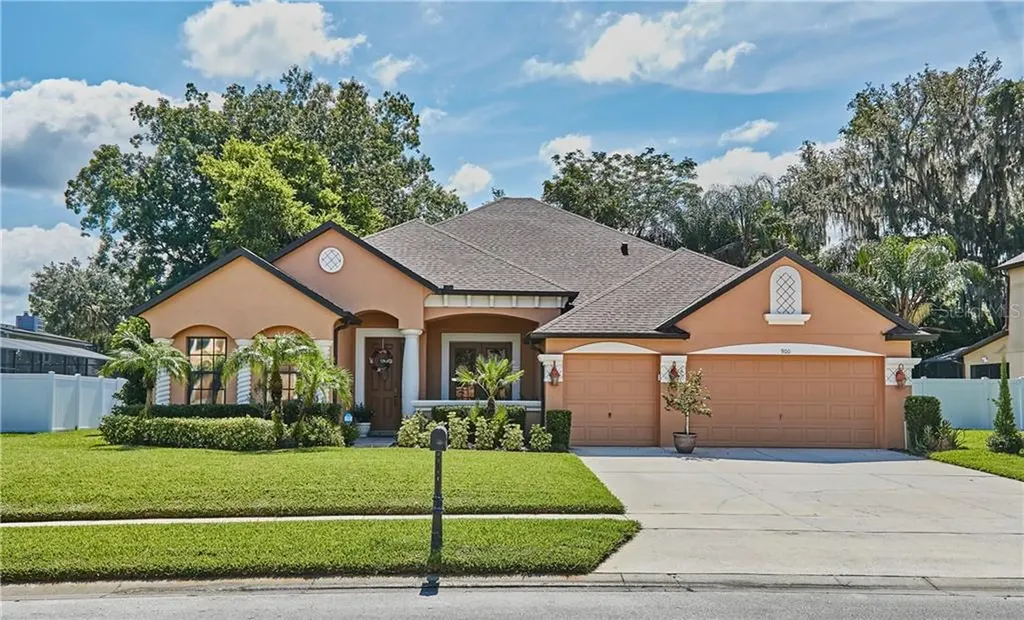 900 Country Charm Circle Oviedo FL 32765