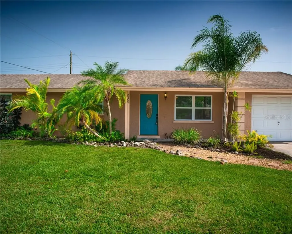 3209 21st Avenue W Bradenton FL 34205