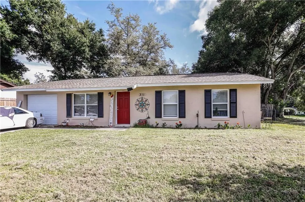 311 Magnolia Way Lady Lake FL 32159
