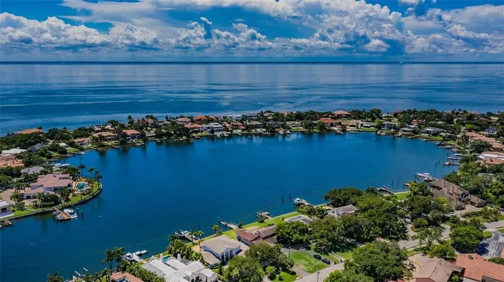 1249 Snell Isle Boulevard NE St Petersburg FL 33704