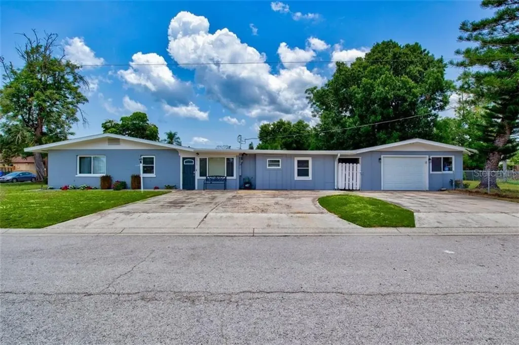 1911 27th Street W Bradenton FL 34205