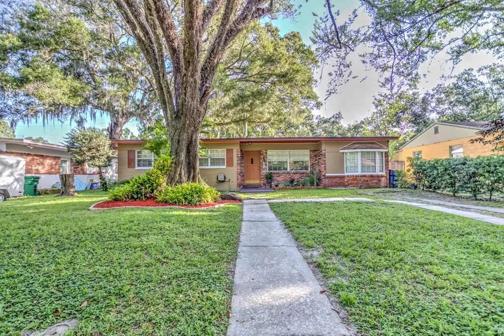 2004 E Crenshaw Street Tampa FL 33610