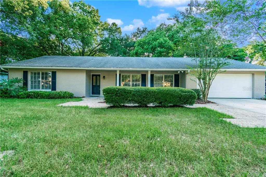 13504 Little Lake Place Tampa FL 33613