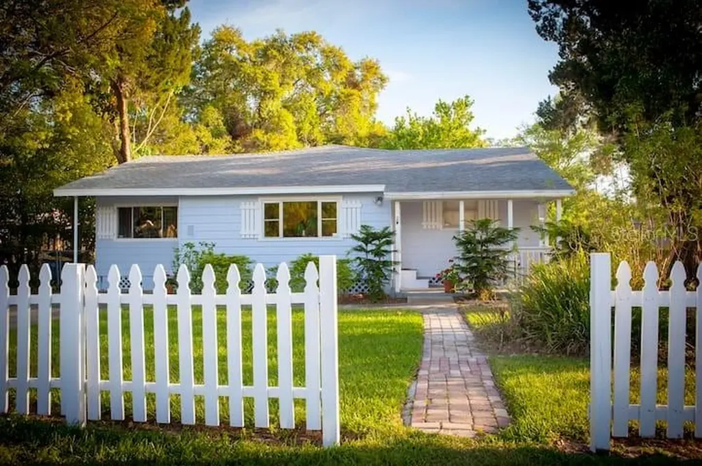 2 W Palmetto Street Winter Garden FL 34787