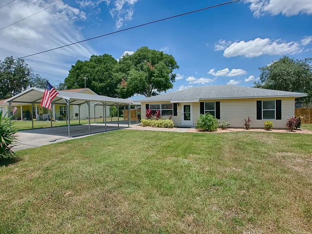 1322 Cr 442 Lake Panasoffkee FL 33538