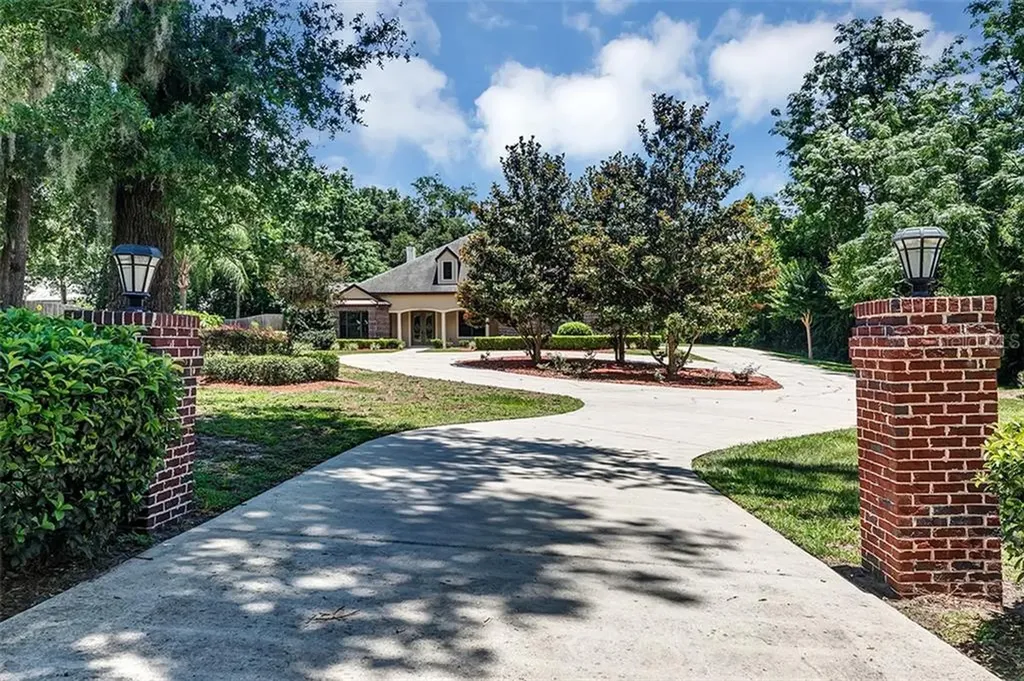 5363 Lake Street Mount Dora FL 32757