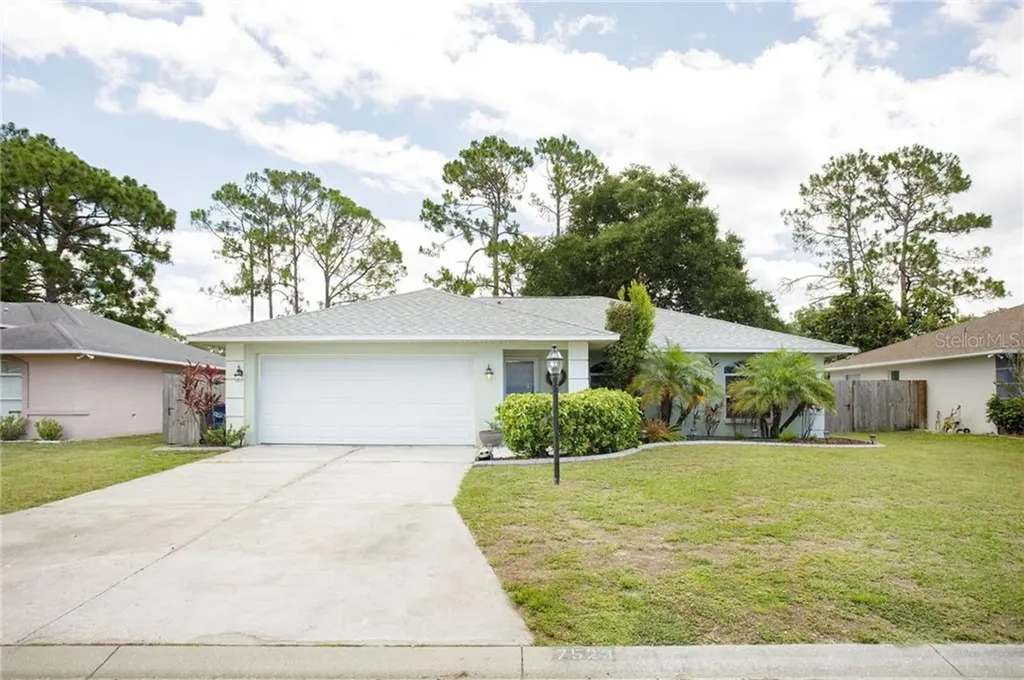 7523 43rd Court Sarasota FL 34243