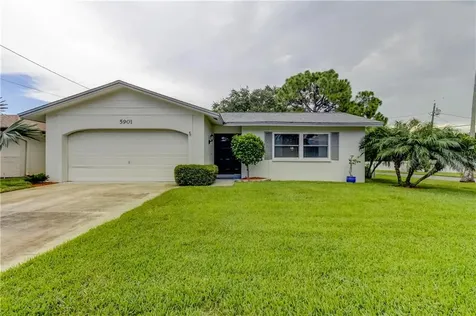 5901 Denver Street NE St Petersburg FL 33703