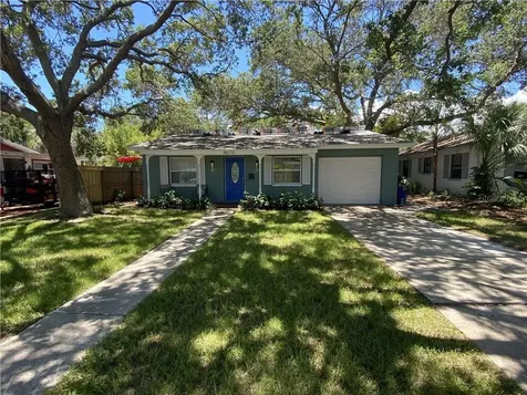 8073 34th Avenue N St Petersburg FL 33710