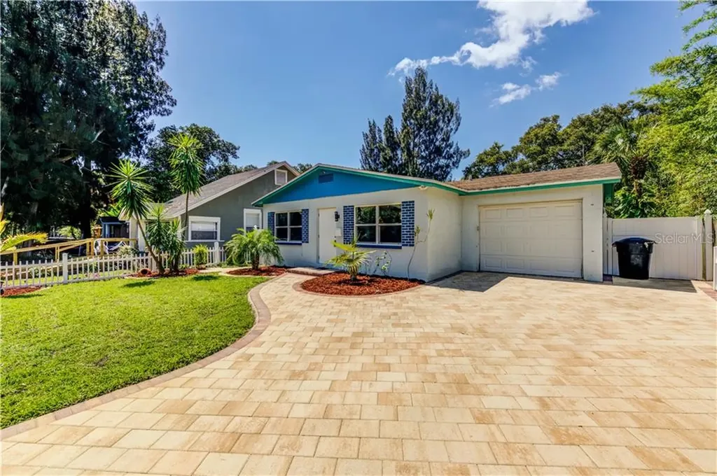 660 14th Avenue S St Petersburg FL 33701