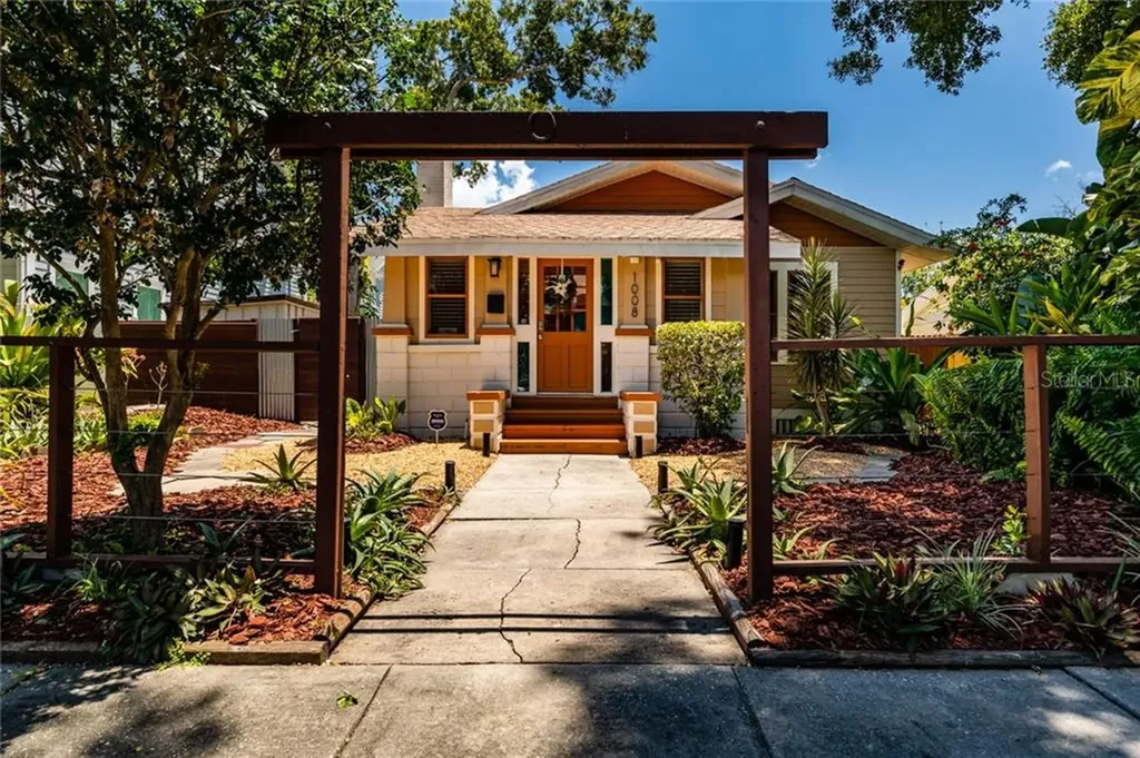 1008 19th Avenue N St Petersburg FL 33704