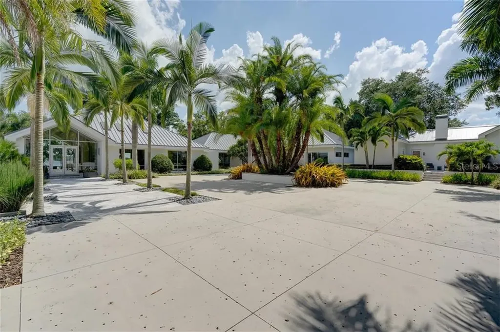 12101 Lake Carroll Drive Tampa FL 33618