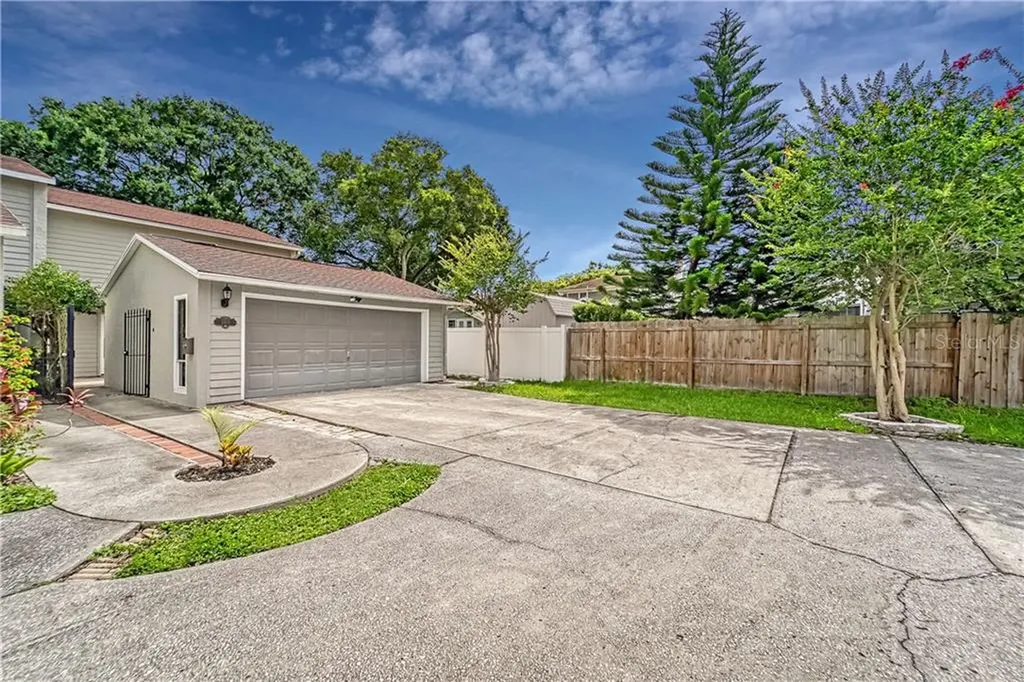 2401 W Mississippi Avenue Tampa FL 33629