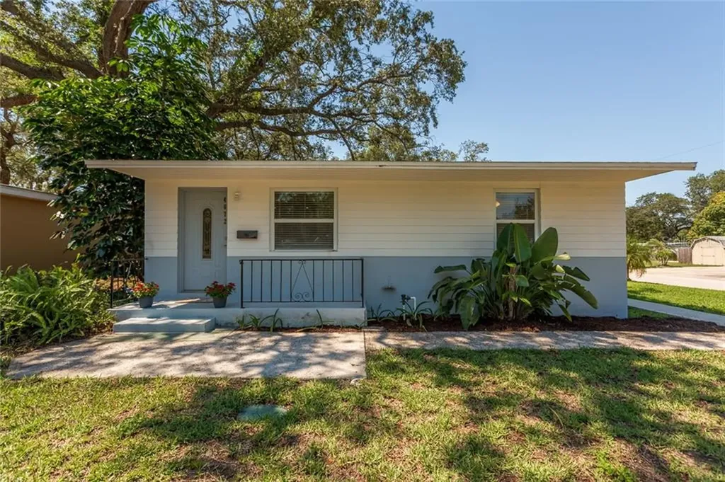 4672 30th Avenue N St Petersburg FL 33713