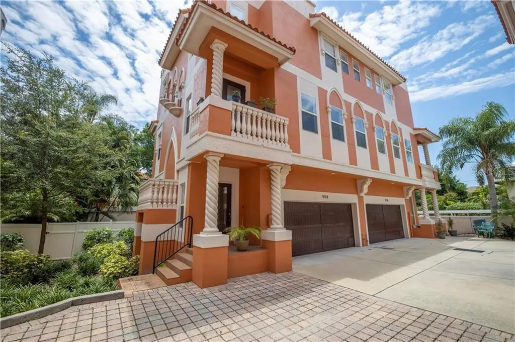 908 Villa Venicia Way Tampa FL 33606