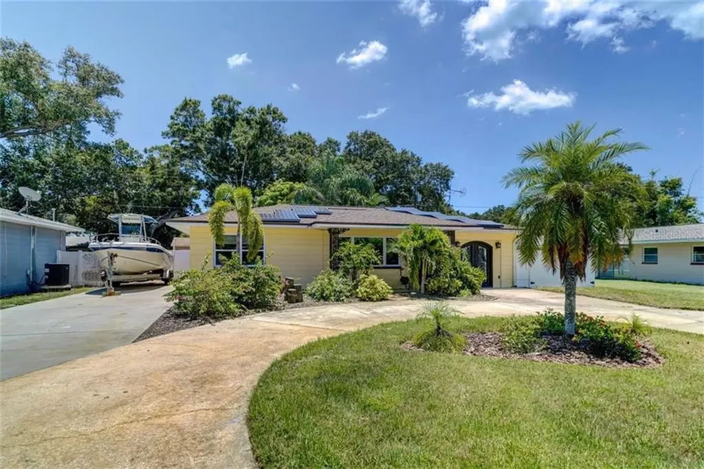 7976 23rd Avenue N St Petersburg FL 33710