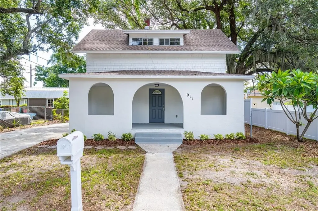911 16th Street W Bradenton FL 34205