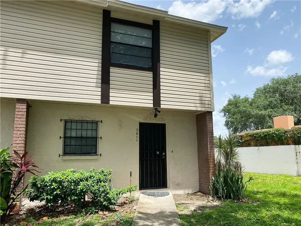 2011 Pine Chace Court Tampa FL 33613