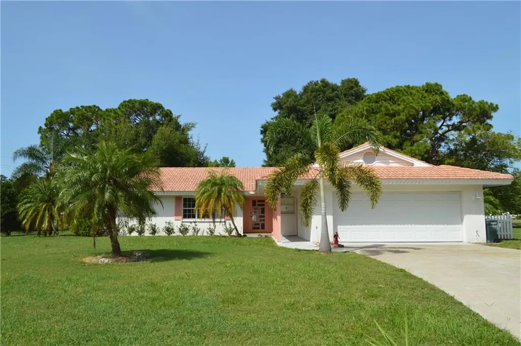 1916 Mid Ocean Circle Sarasota FL 34239